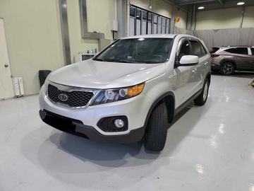 Cars: Kia Sorento R (1)
