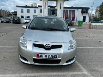 Auto: TOYOTA Auris