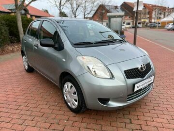 Cars: Yaris manual  2