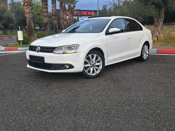 Makina: Vw Jetta White 
