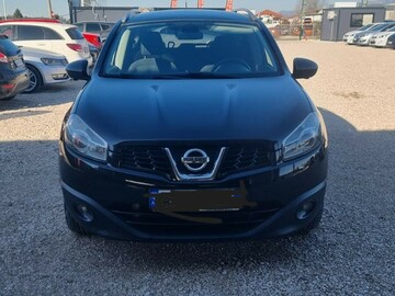 Auto: NISSAN QASHQAI +2 (7 SEATS)