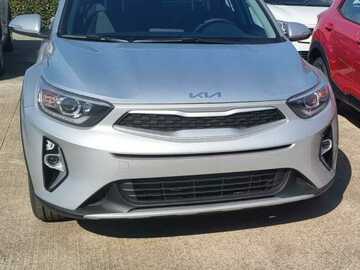 Auto: KIA STONIC 