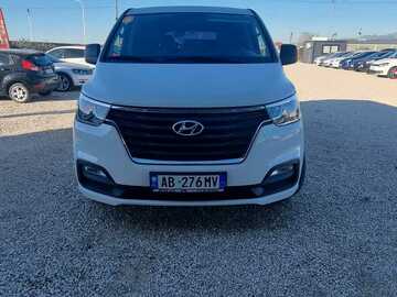 Auto: HYUNDAI GRAND STAREX 9 SEATS