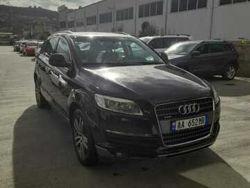 Cars: Audi Q7. Automatic 