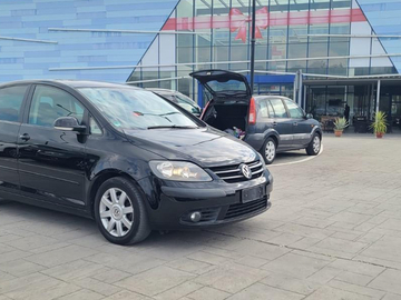 Cars: Golf 5 + AUTOMAT (FREE WI-FI + FREE BABYSEAT)