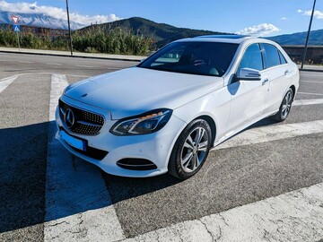 Cars: Mercedes Benz E220