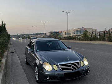 Cars: Mercedes Benz E220 