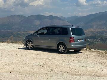 Cars: Volkswagen Touran