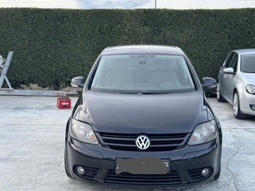 Cars: Golf 5+ (Free Wi-Fi + Gas/Petrol)
