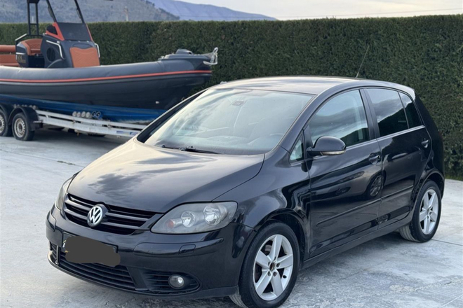 Golf 5+ (Free Wi-Fi + Gas/Petrol)