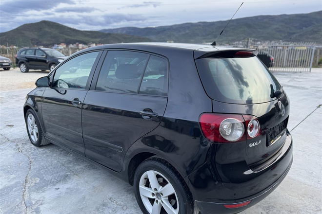 Golf 5+ (Free Wi-Fi + Gas/Petrol)