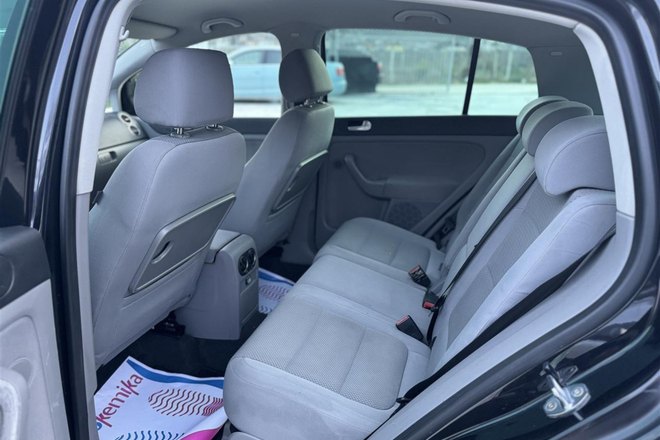 Golf 5+ (Free Wi-Fi + Gas/Petrol)