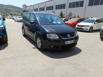 Cars: VW TOURAN 6+1-   Automatic 