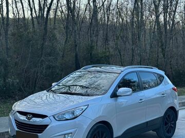 Cars: Hyundai Tucson 