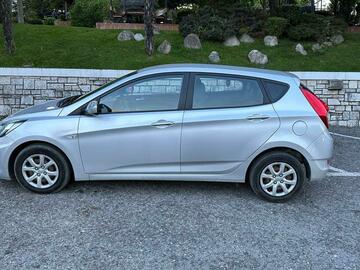 Auto: Hyundai Accent 1.6 Automatic Hatchback