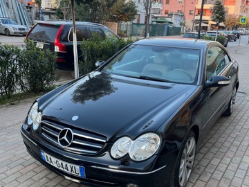 Cars: Mercedes Benz CLK270 