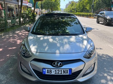 Cars: Hyundai i30 AB121NX