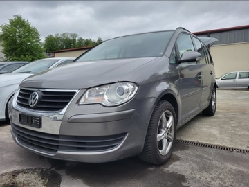 Cars: Volkswagen Touran 7seats