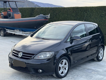 Cars: Golf V+ (Free Babyseat + FreeWifi)