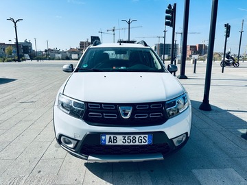 Cars: Dacia Sandero Stepway 