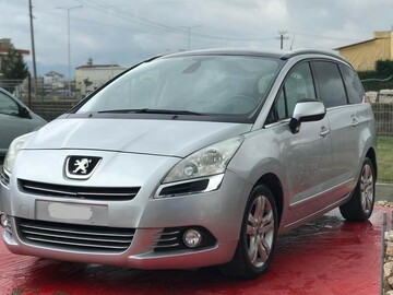 Makina: PEUGEOT 5008