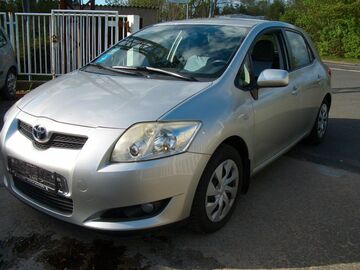 Cars: Toyota auris