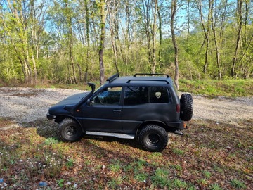 Auto: FORD (OFF-ROAD)