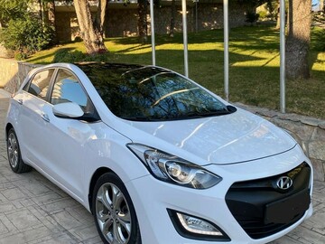 Cars: Hyundai i30 automatic diesel