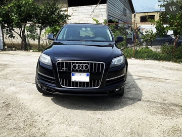 Cars: Audi Q7 