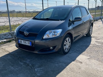Auto: TOYOTA AURIS