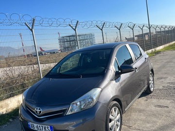 Auto: TOYOTA YARIS