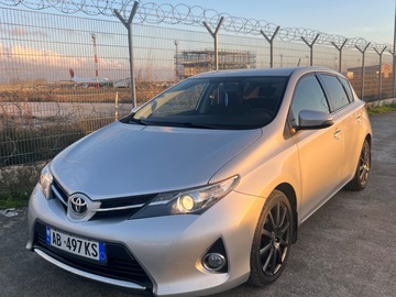 Auto: TOYOTA AURIS