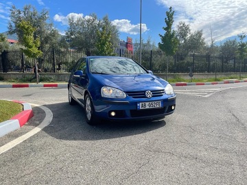 Cars: VW Golf 5