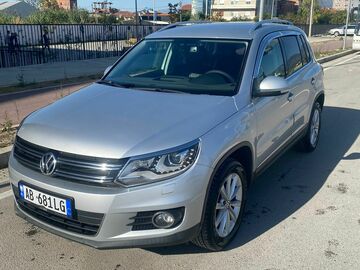 Cars: VW Tiguan