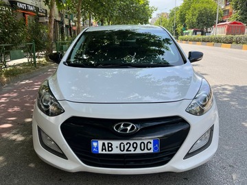 Cars: Hyundai i30 AB029OC