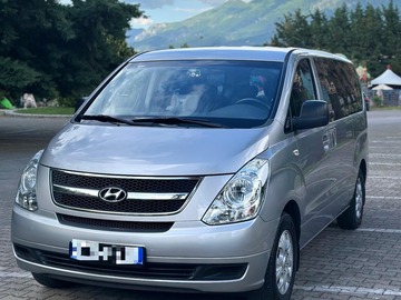 Cars: Hyundai Grand Starex