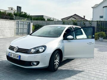 Auto: Volkswagen Golf 