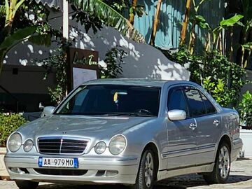 Cars: Mercedes Benz W210