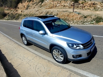 Auto: Tiguan (AB 233 NO)