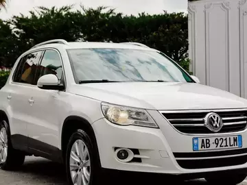 Cars: Volkswagen Tiguan
