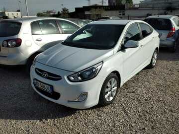 Makina: HYUNDAI ACCENT