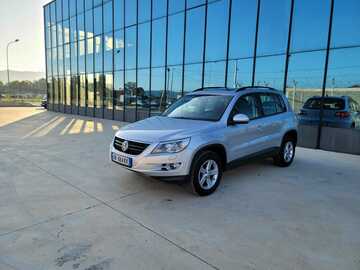 Cars: Volkswagen  Tiguan