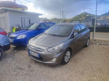 Cars: Hyundai Accent