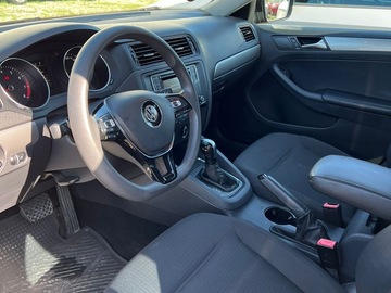 Cars: Volskwagen Jetta