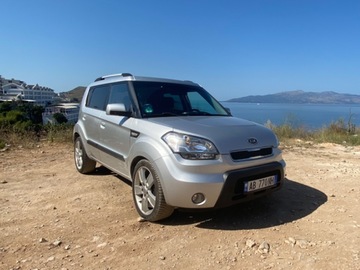 Cars: Kia Soul automatic grey