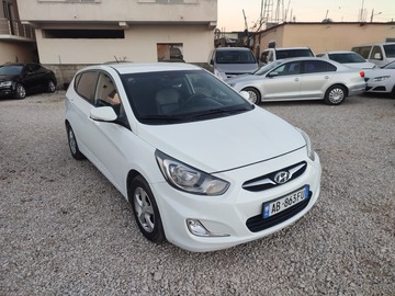 Cars: Hyundai Accent