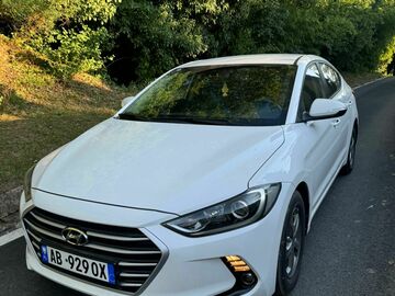 Cars: Hyundai Elantra 