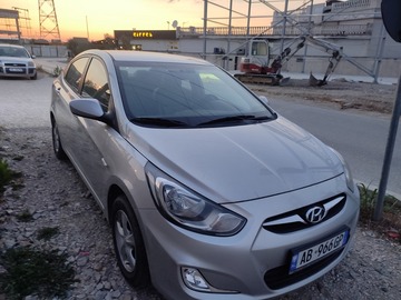 Cars: Hyundai Accent