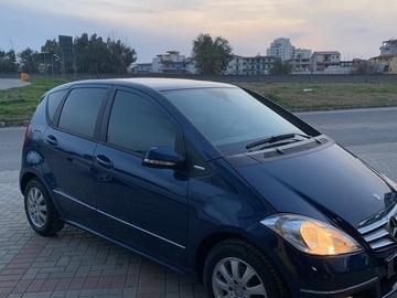 Auto: A class 170 blu