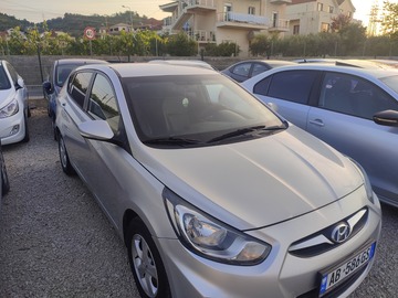 Cars: Hyundai Accent